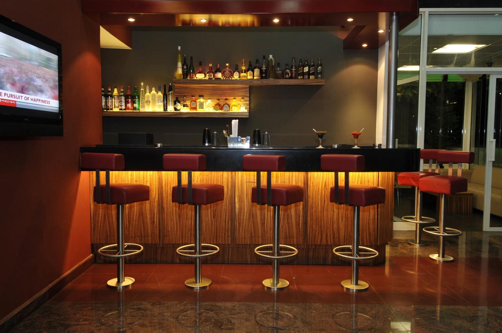 Suite Hotel Chrome - เบรุต ภายนอก รูปภาพ