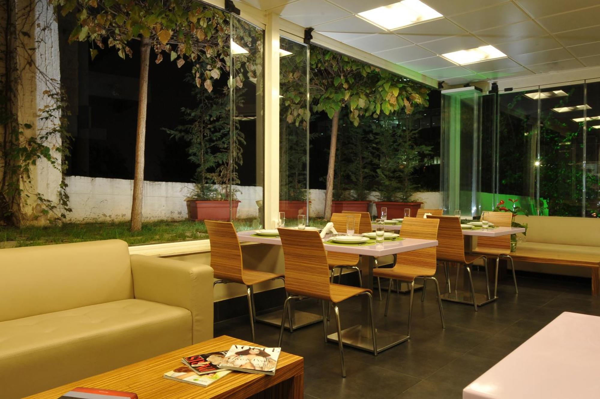 Suite Hotel Chrome - เบรุต ภายนอก รูปภาพ